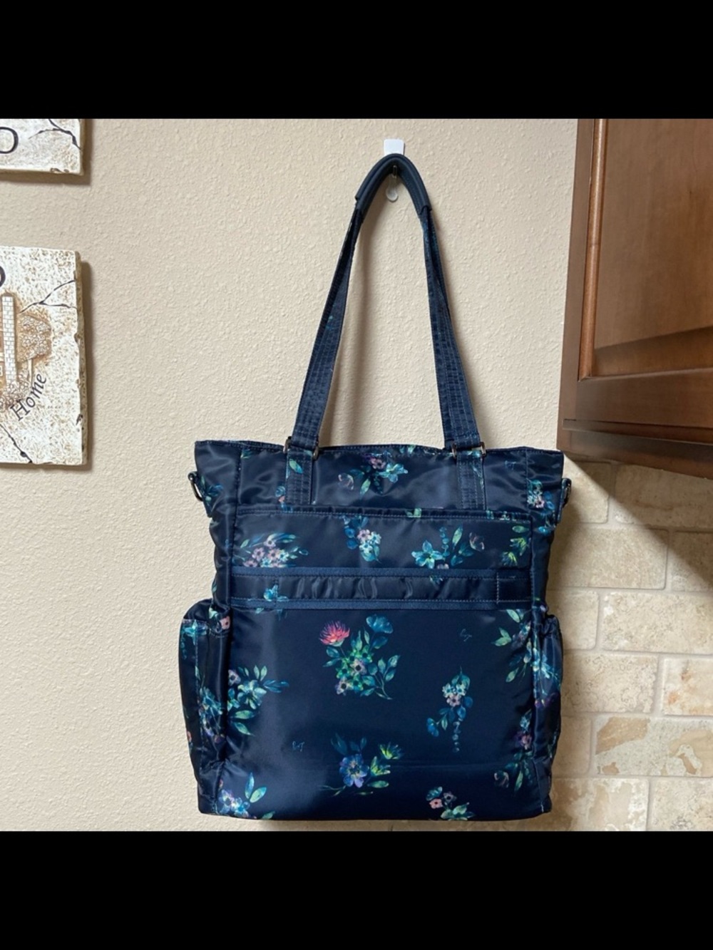 Lug Ace Tote - Picture 2 of 12